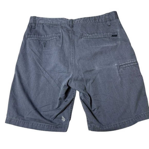 Volcom Men’s Chino Shorts Gray Size 32 Classic Fit Casual Cotton Blend - Picture 4 of 4
